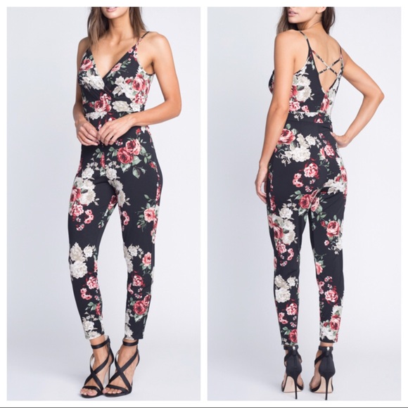 ✨LAST ONE✨Floral tank jumpsuit - Picture 2 of 8